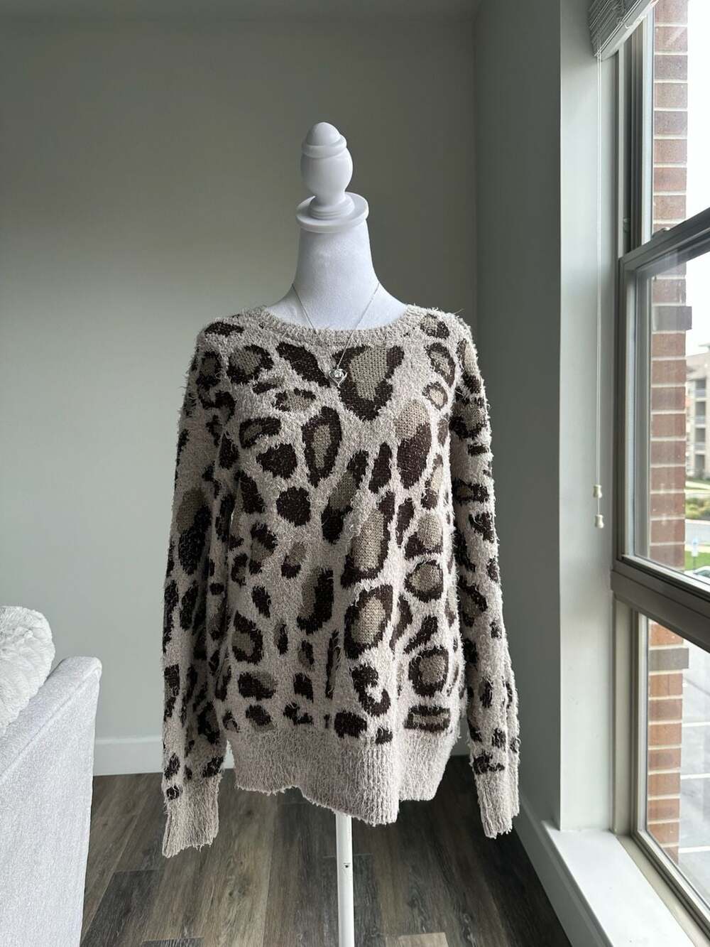 Vintage X America Leopard Print Scoop Neck Fuzzy Sweater S